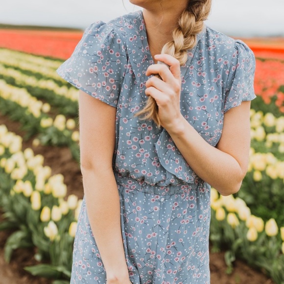 NWOT⚡️Piper & Scoot Floral Ruffle Romper Blue - Picture 3 of 6